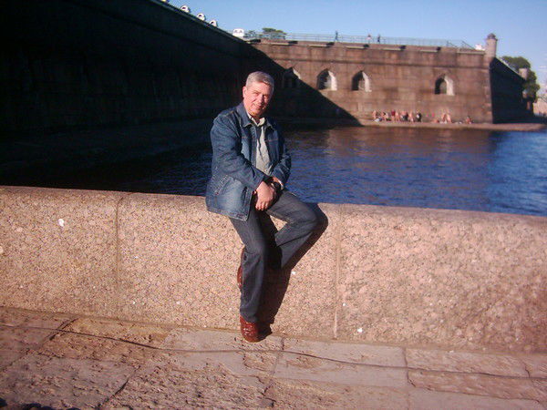 Владимир Петлюк