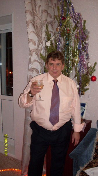 Александр Олейников