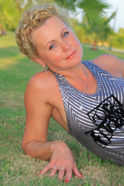 Елена Доброва