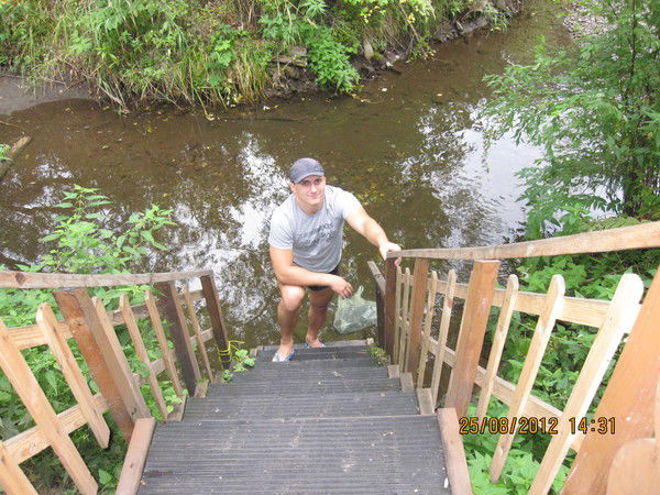 Роман Неустроев