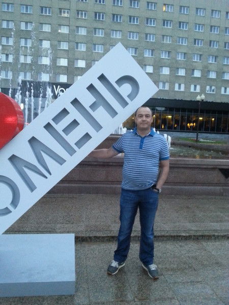 Александр Николаев