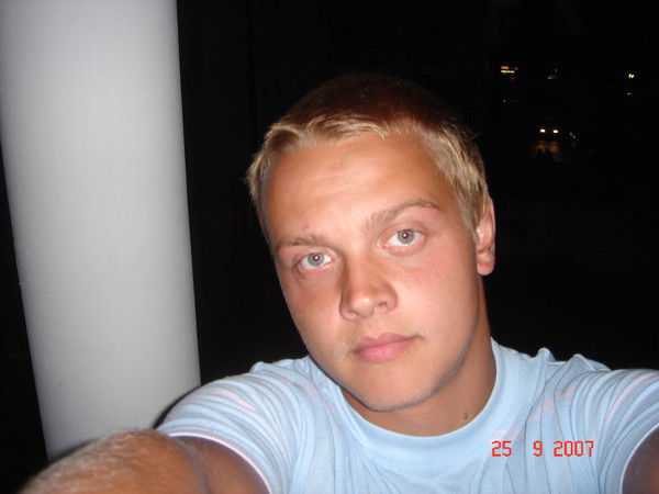 Антон Лазарев