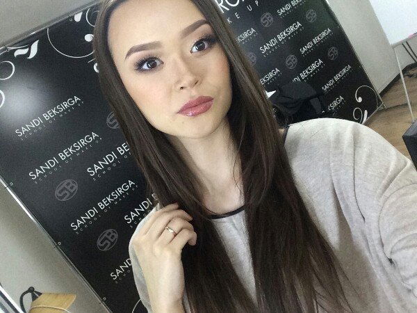 Альсана Женис