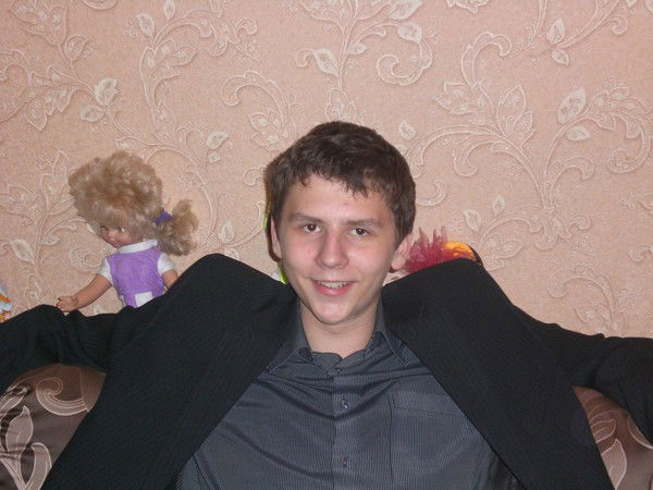 Артём Леонидов