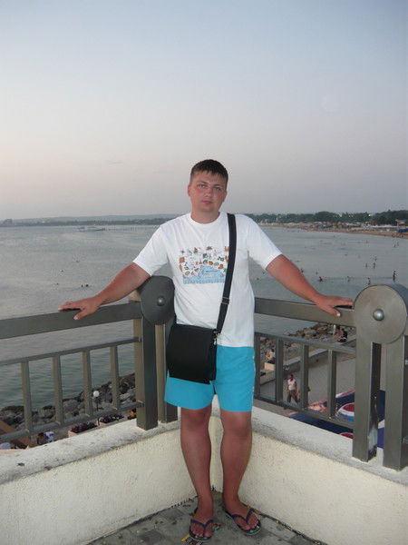 Никита Незлобин