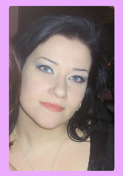 Аня Леонова