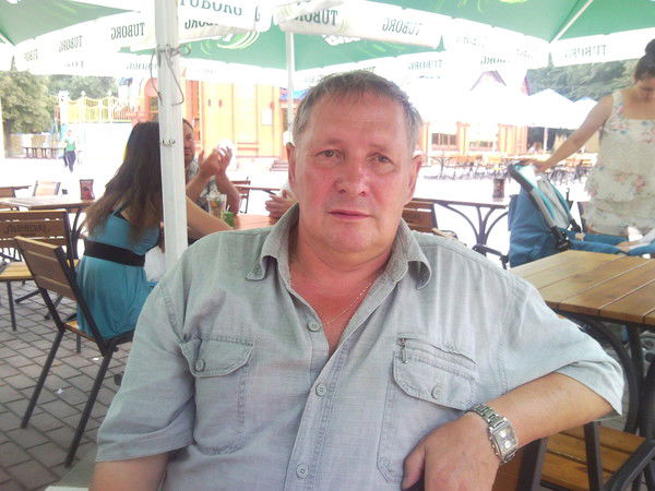 Виктор Попов