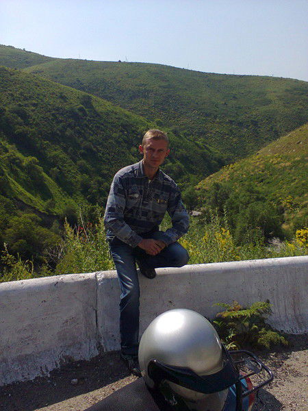 Анатолий Родионов