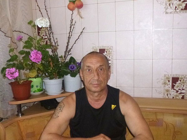 Анатолий Максименко