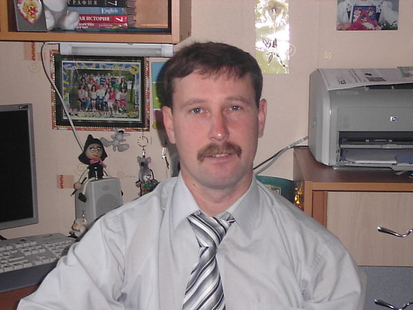 Олег Карелин