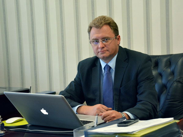 Олег Кулешов