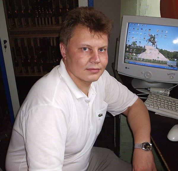 Владимир Петров