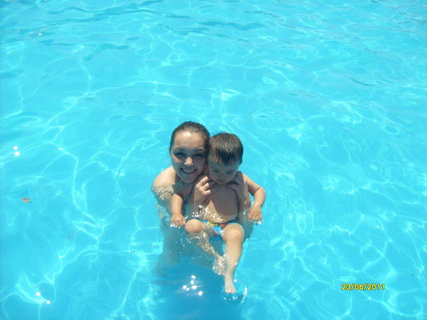 Аминам Ахатова