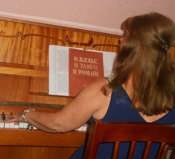 Песецкая Елена