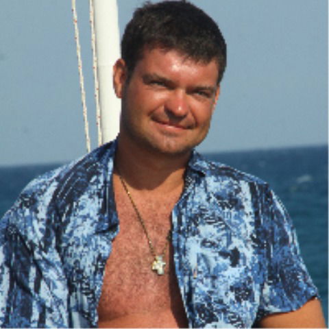 Александр Плотников