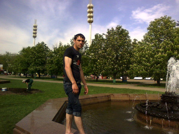 Далер Холов