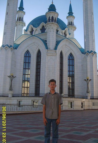 Искандар Шарипов