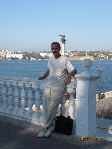 Николай Петров