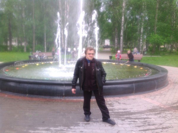 Роман Мельников