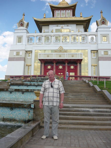 Олег Мамонов