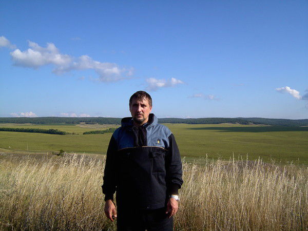 Владимир Халов