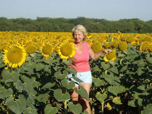 Людмила Тихонова