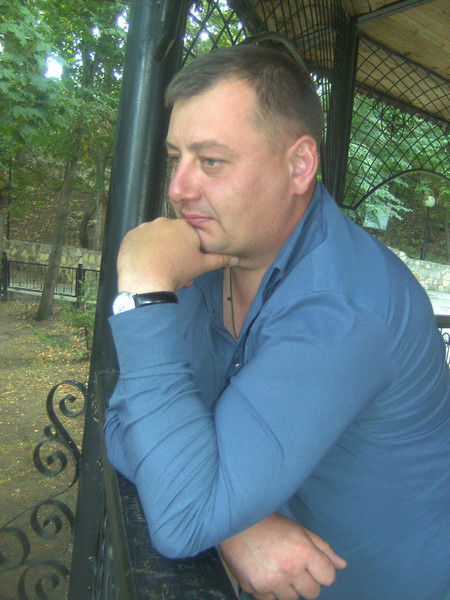 Антон Лазарев