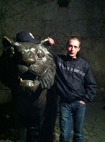 Женя Азаров