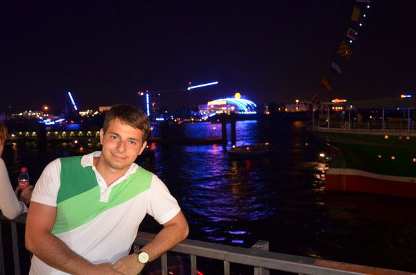 Александр Султанов