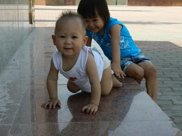 Аконя Абуова