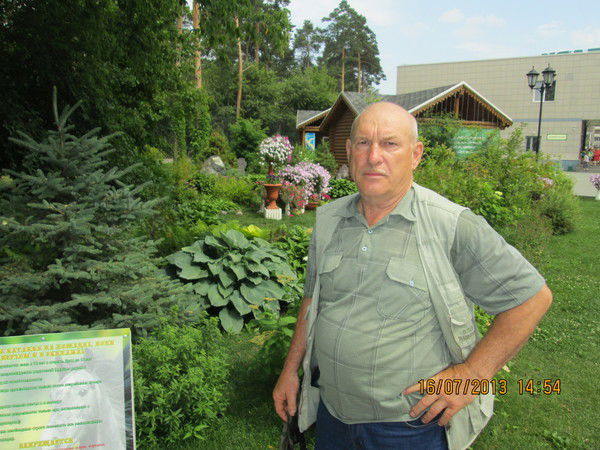 Владимир Аксенов