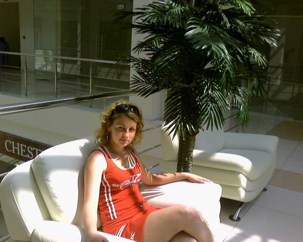 Елена Костенко