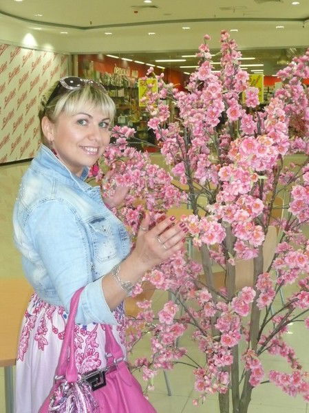 Лара Харламова