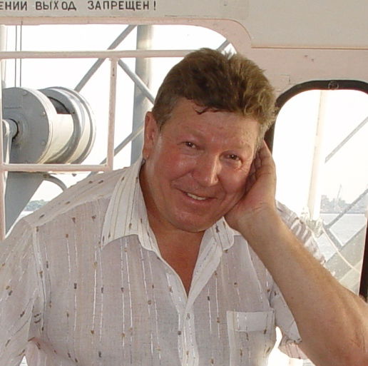 Назым Валеев