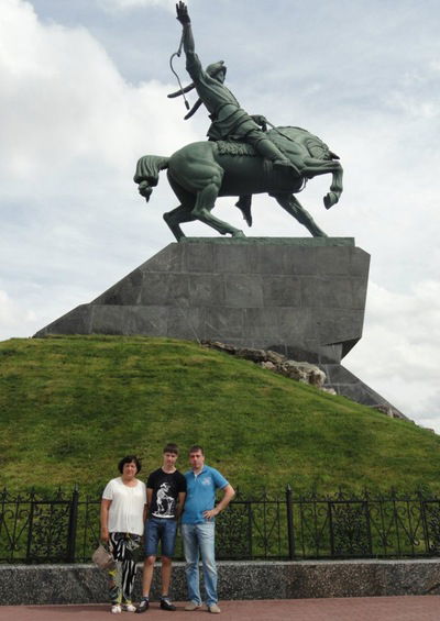 Антон Медведев