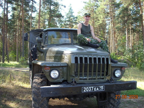 Александр Ларин