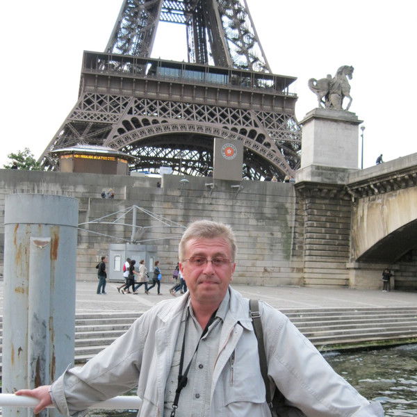 Виктор Пахомов