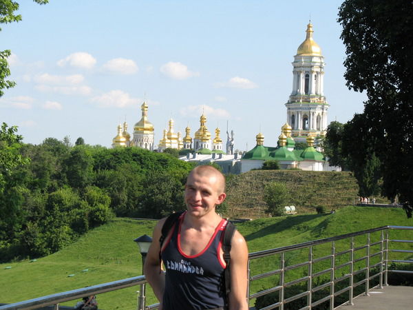 Саша Белоус