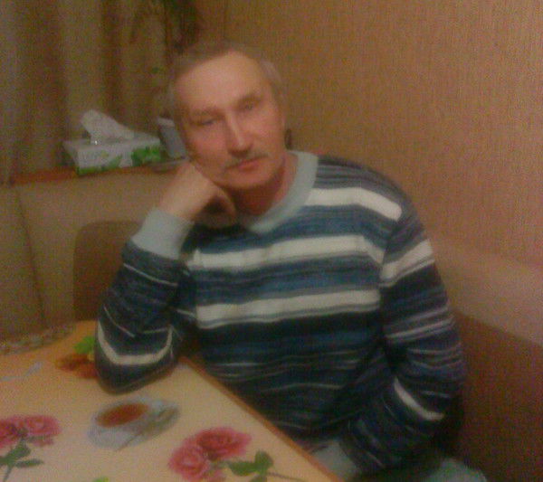 Владимир Петров