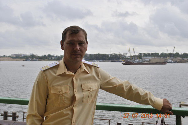 Дмитрий Артамонов