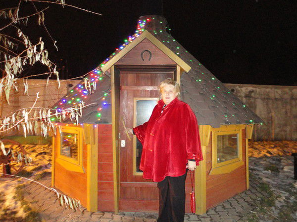 Лариса Илларионова