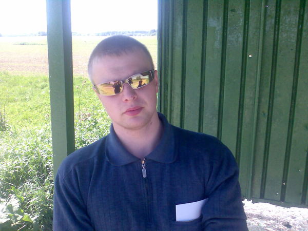 Антон Бушков