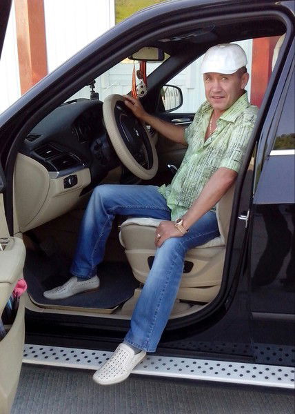 Игорь Толстов