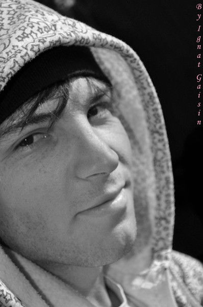 Паша ...........