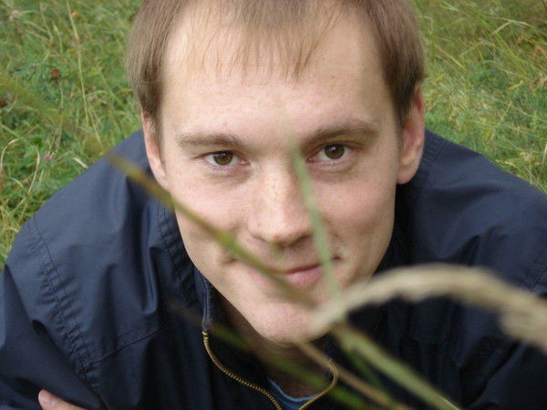 Роман Безденежных