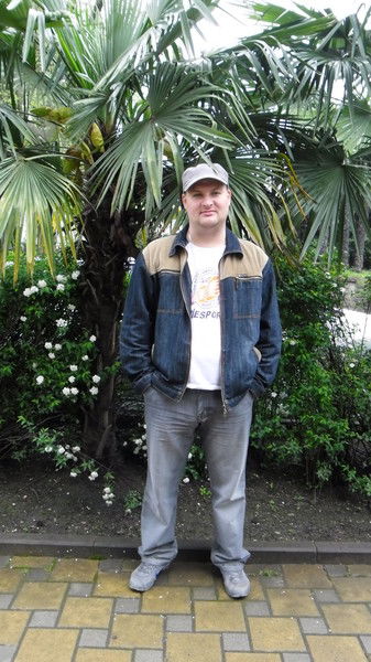 Дмитрий Глухарев