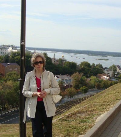 Елена Вакарина