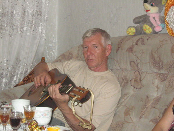 Анатолий Аникаев