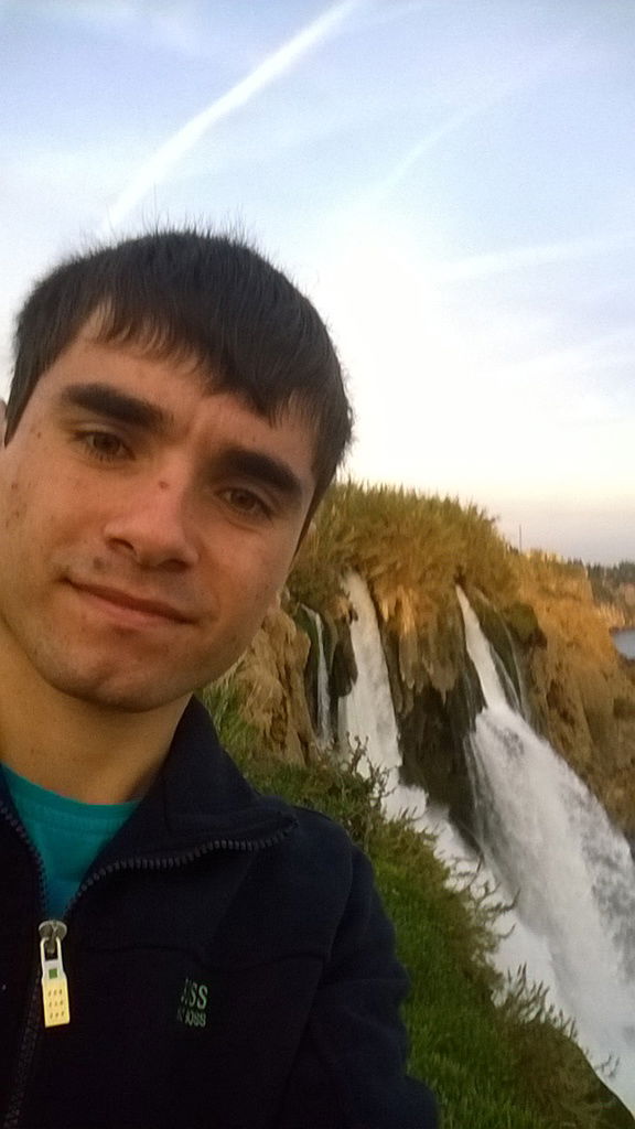 Азиз Фахратов