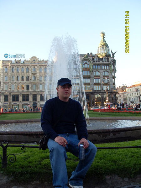 Антон Жданов